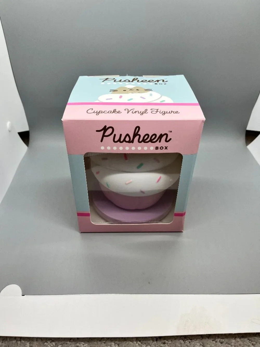 NIB Pusheen Cupcake vinyl Figure